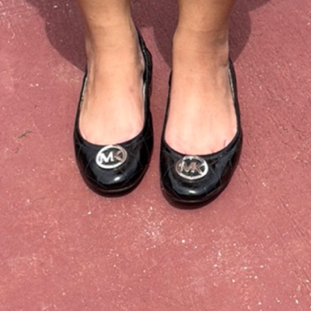 3 for $25 | Michael Kors Black Loafers Elegant Flats - Picture 9 of 11